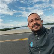 Tecnologo en servicios informáticos.
Me gusta enseñar español.
Podría enseñar desde Colombia o viajar.
No soy bilingue.